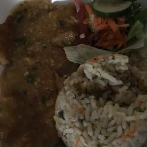 Filete al ajillo con arroz pencas