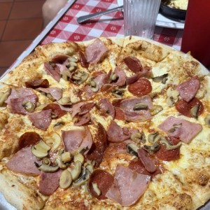 Pizza Don Giorgio's familiar