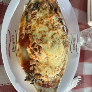 Lasagna de espinaca con salsa