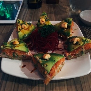 sushi pizza de salmon