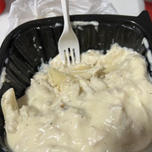 Pasta blanca con pollo