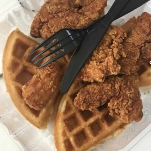 chicken & waffles 