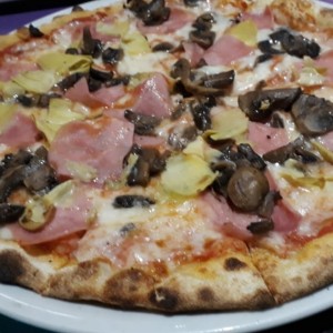 LA PIZZA - Capricciosa