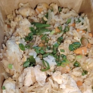 Arroces - Yakimeshi de pollo