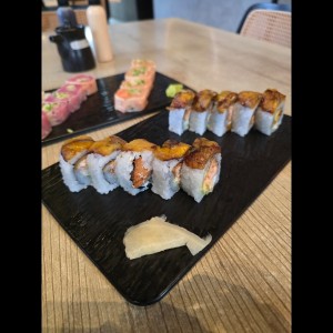SUSHI ROLLS - Dragon Roll
