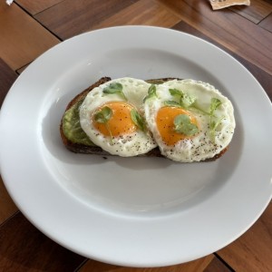 DESAYUNO - AVOCADO TOAST