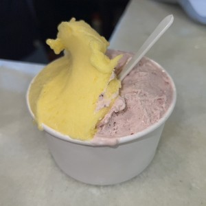Mousse de fresa y mango