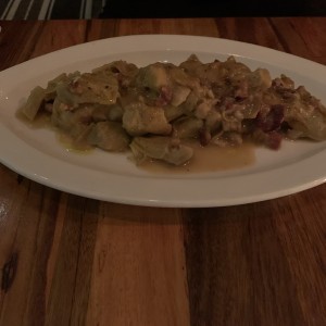 Corvina con alcachofas y jamon iberico