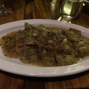 Corvina con alcachofa y jamon serrano