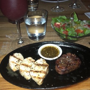 Medallones de pollo y Filete de res