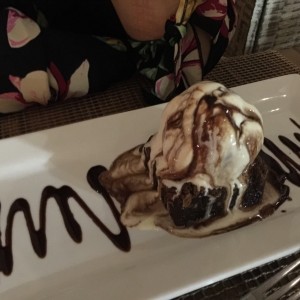 Brownie con Helado de Vainilla