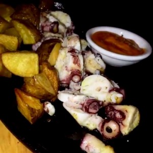 pulpo con papas santa rita
