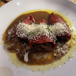 Piquillos rellenos de rabo - especial
