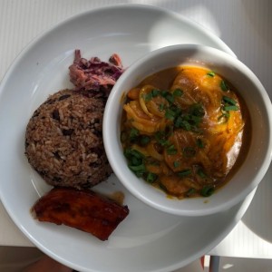 camarones con coco y curry