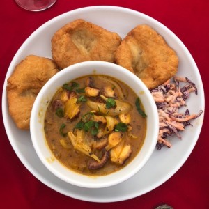 pulpo Mandraque y hojaldres
