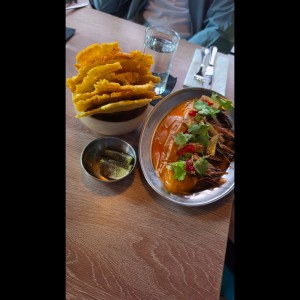 Langostinos con Coco y Curry Rojo