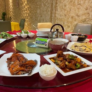 pato asado + costilla agridulce + gallina al vapor