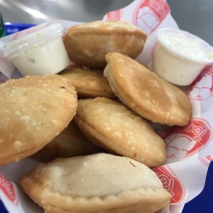 Pastelitos de queso y pollo 