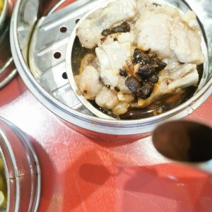 Costillitas en salsa de frijolitos negros