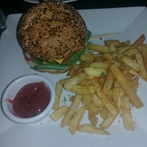 Hooch Classic American Burger