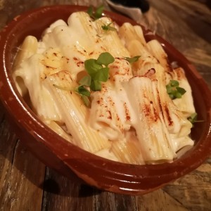 Mac and Cheese Trufado en Rigatoni