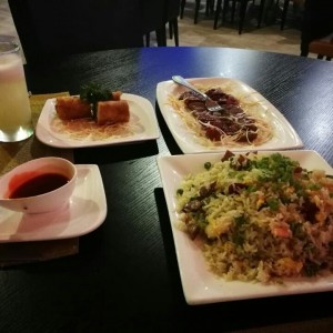 arroz frito cantones y cerdo en salsa de miel