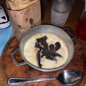queso fundido con hongos