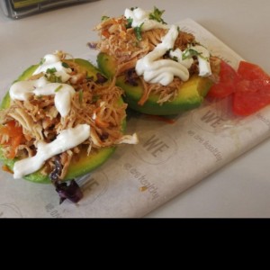 Aguacates rellenos de Pollo Thai