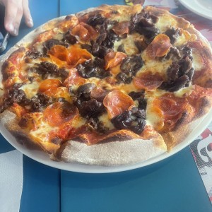 Pizza carne