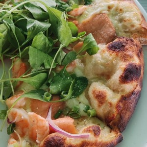 Pizza Salmon Camarones