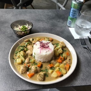chicken curry, mild spicy and lots of veggies. my favourite here.