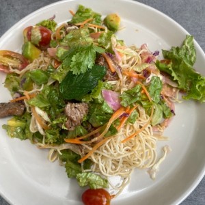ensalada steak thai