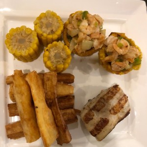 Corvina con Canastas de Camarones