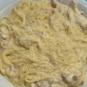 Pasta Alfredo con Pollo