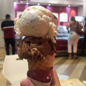 Ron con pasas and chovolate ice cream