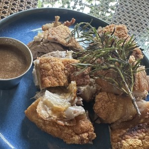 Platos Fuertes - Codillo de cerdo