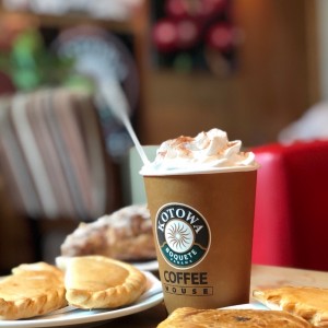 chocolate caliente con crema batida 