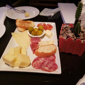 Bandeja de Quesos y Jamones
