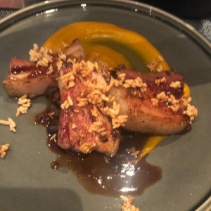 Panza de Cerdo con salsa de Saril, Arroz Tostado y Zapallo