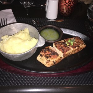 salmon con mantequilla y limon.