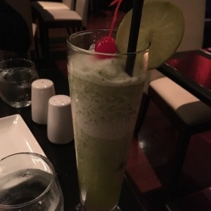 Limonada con hierba buena
