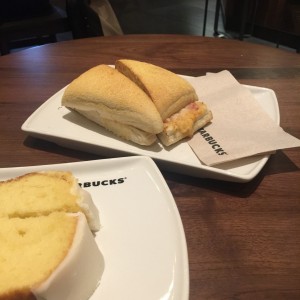 emparedado de queso y jamon y dulce de limon