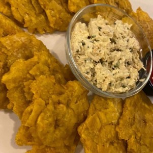 Dip de pollo con patacones