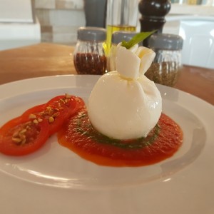 Para empezar - Burrata pomodoro