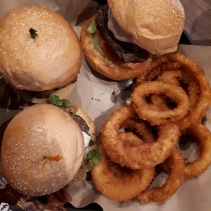 3 mini hamburguesas