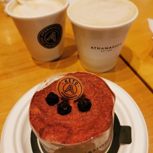 Cheesecake de chocolate keto y cappuccino