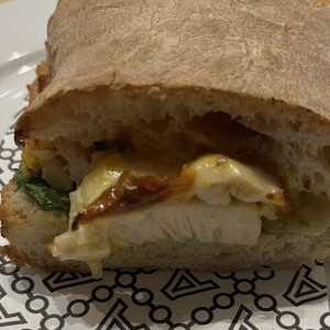 Panini pollo y tomates secos 