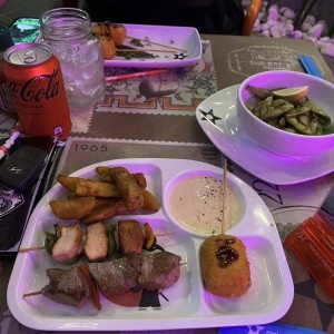 Satays Mixtas
