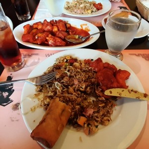 arroz especial y pollo agridulce