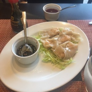 Wanton relleno de camarones (frito o al vapor)